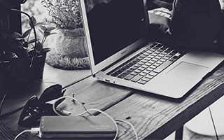 乐鱼体育-WBG对阵AL首局集锦：步步惊心WBG抢龙化险为夷